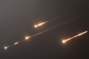 梦见领证伊朗以导弹齐射回应以色列的大规模袭击